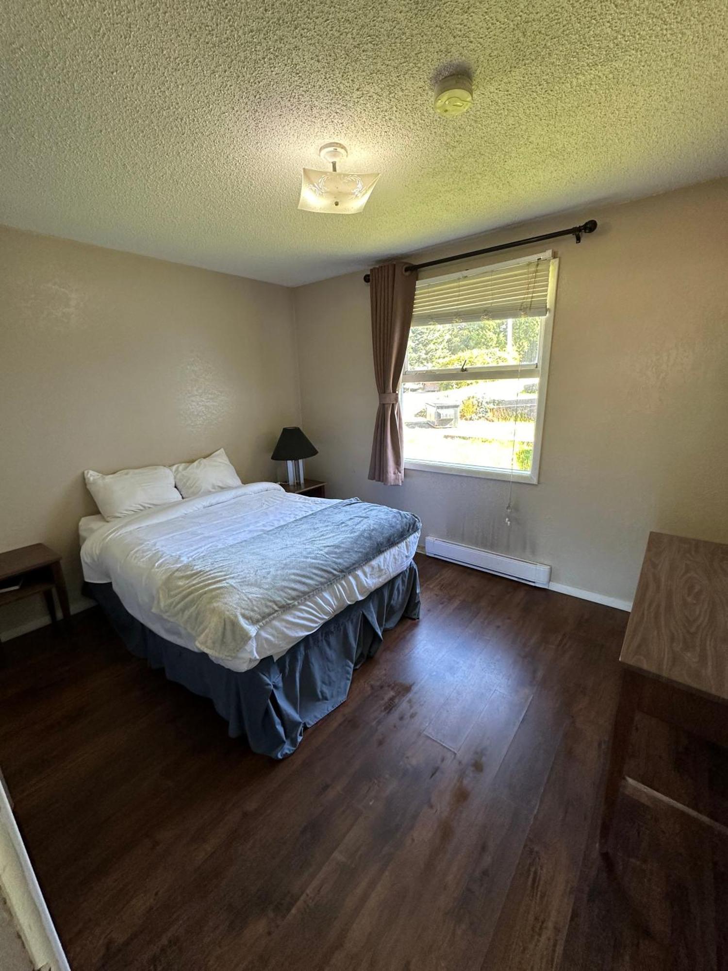 Island West Resort-Motel Ucluelet Bagian luar foto