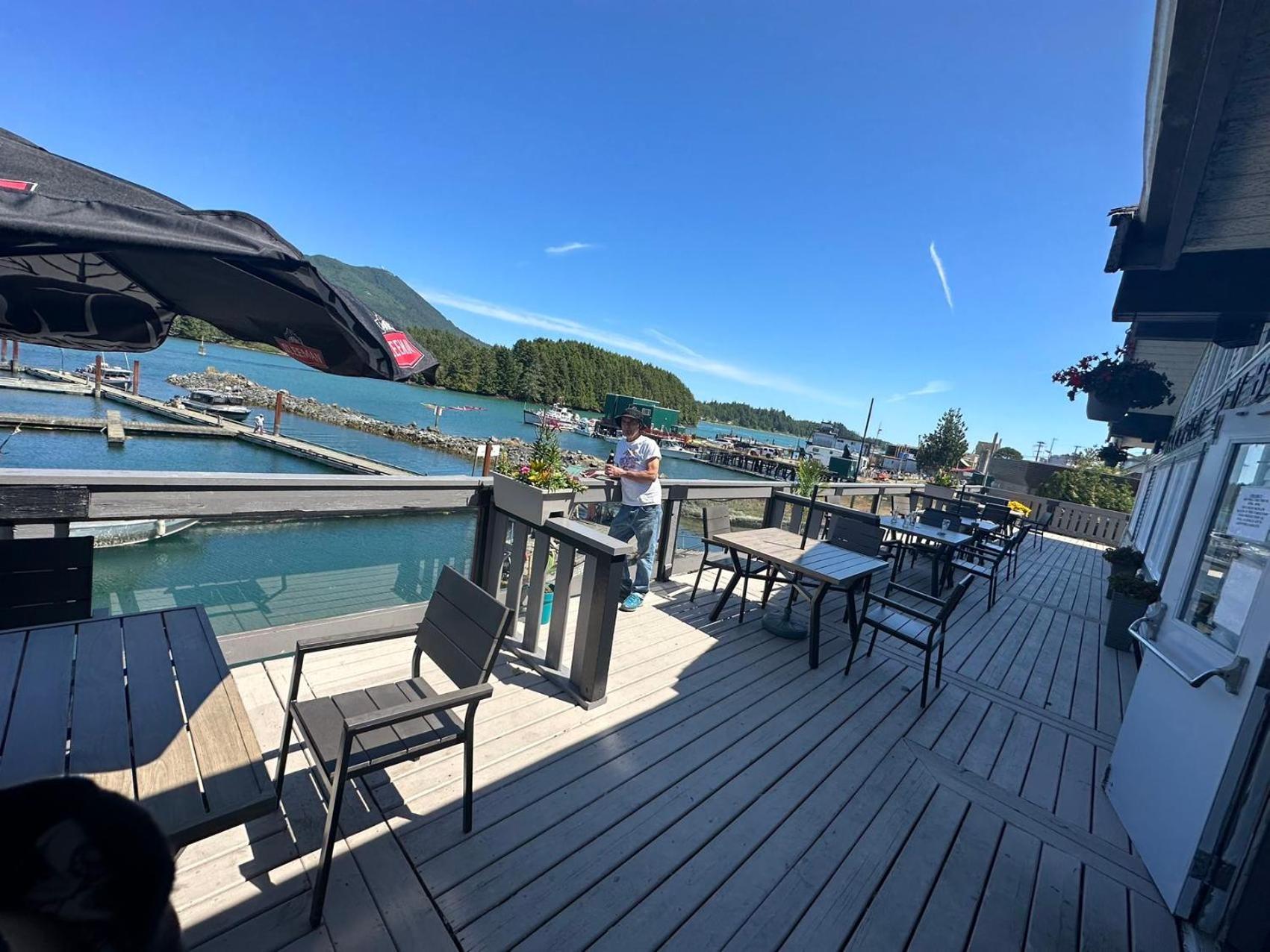 Island West Resort-Motel Ucluelet Bagian luar foto