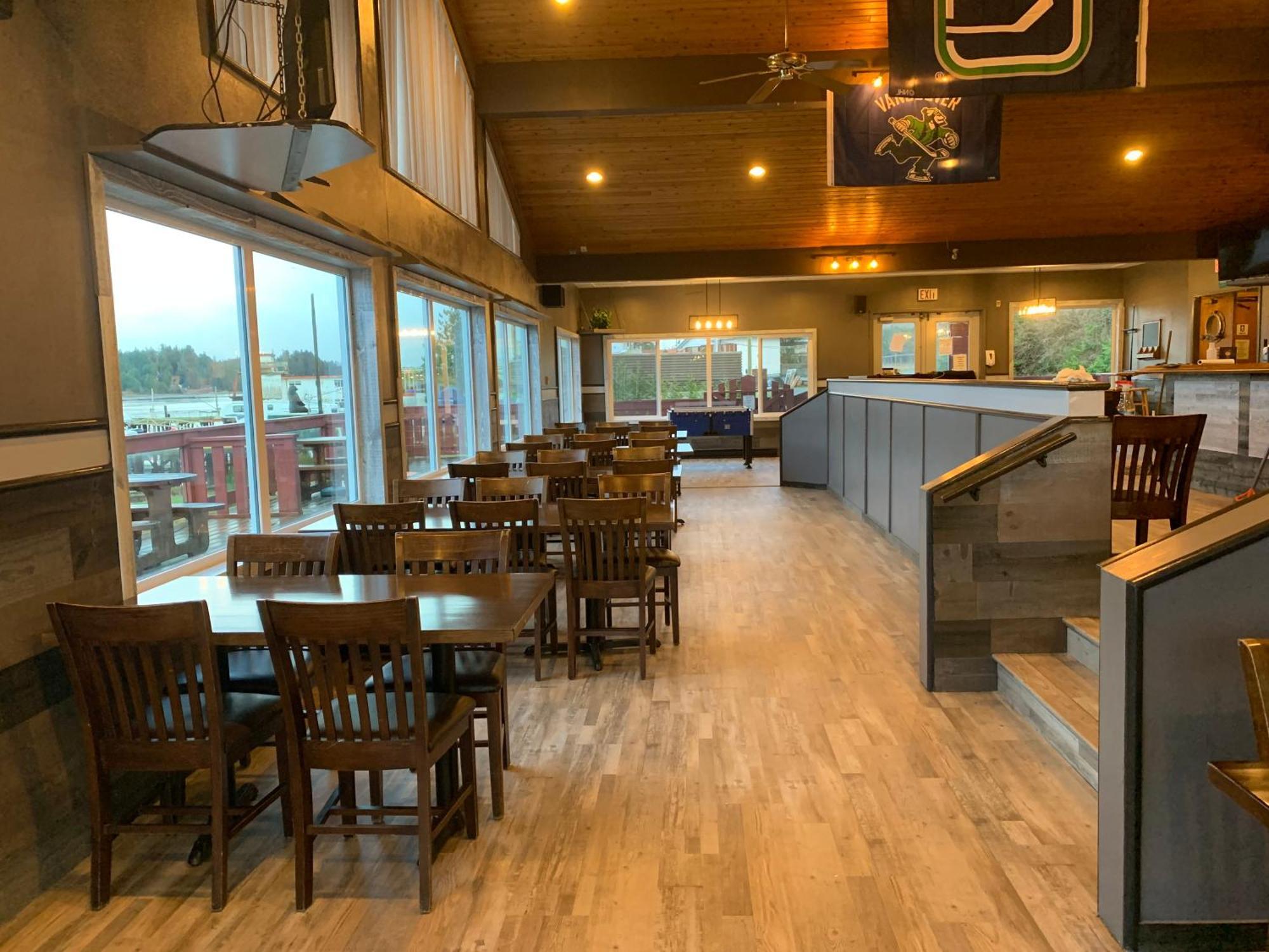 Island West Resort-Motel Ucluelet Bagian luar foto