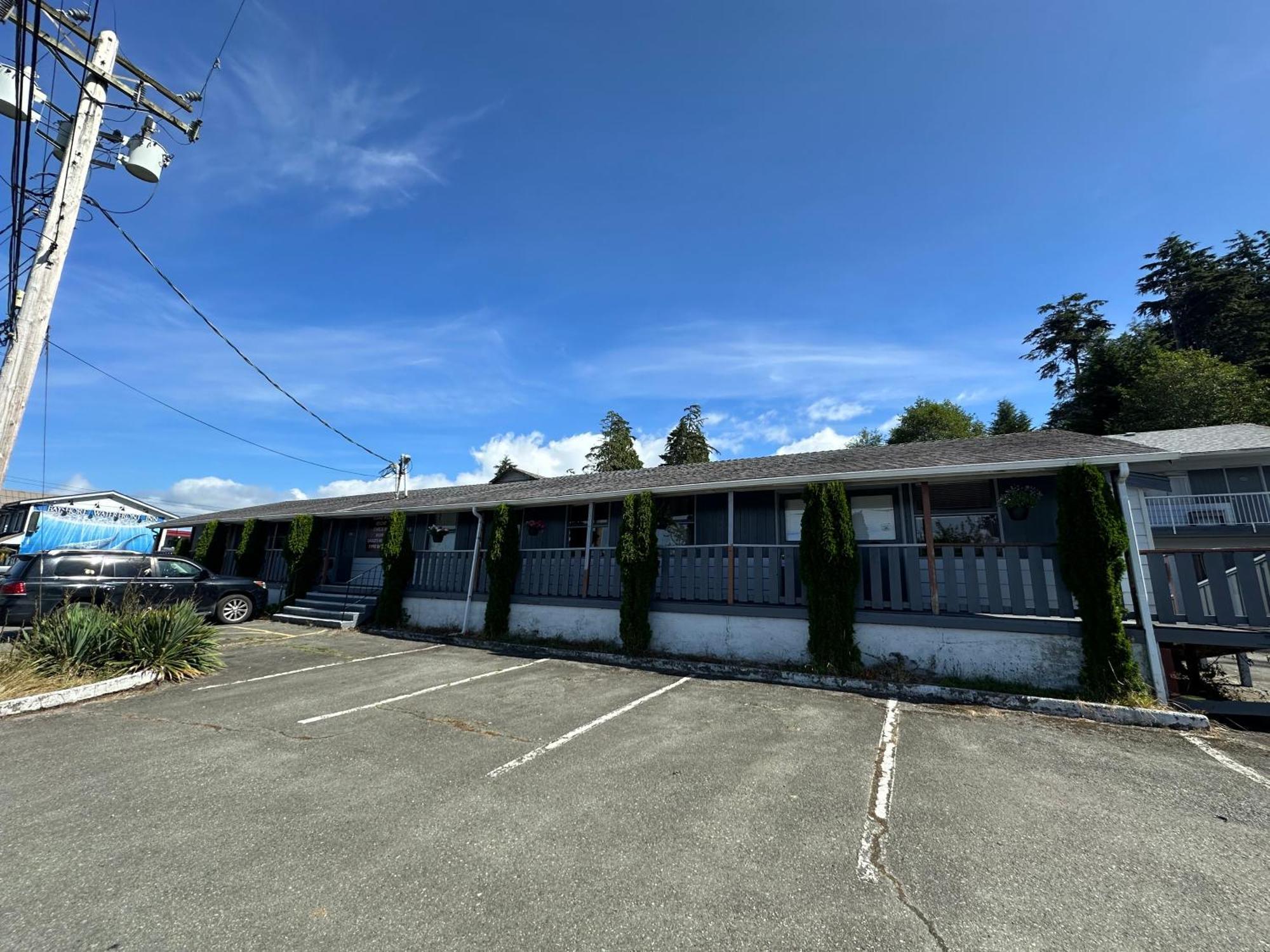 Island West Resort-Motel Ucluelet Bagian luar foto