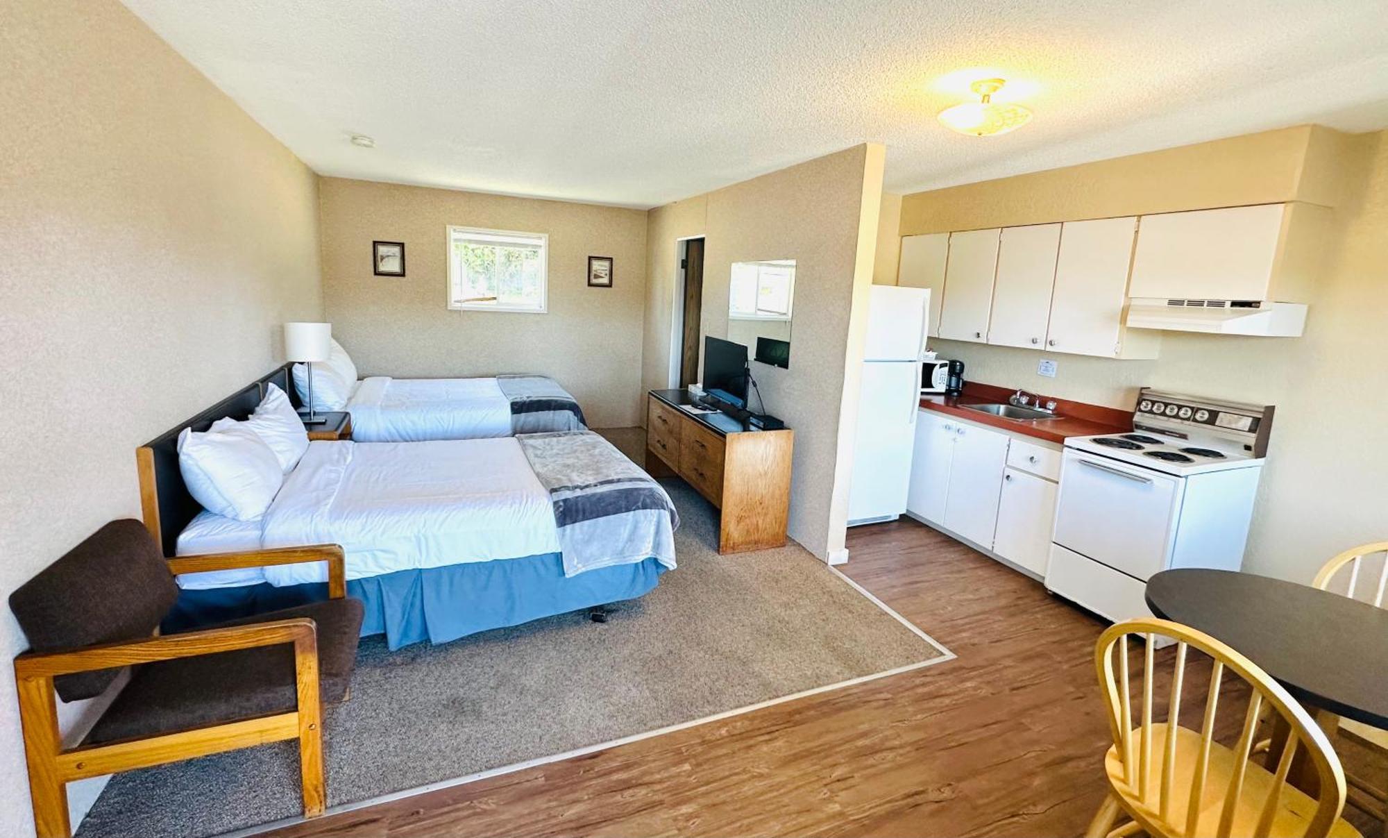Island West Resort-Motel Ucluelet Ruang foto