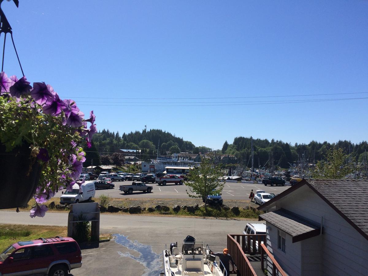 Island West Resort-Motel Ucluelet Bagian luar foto