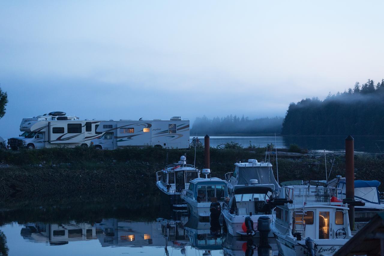 Island West Resort-Motel Ucluelet Bagian luar foto