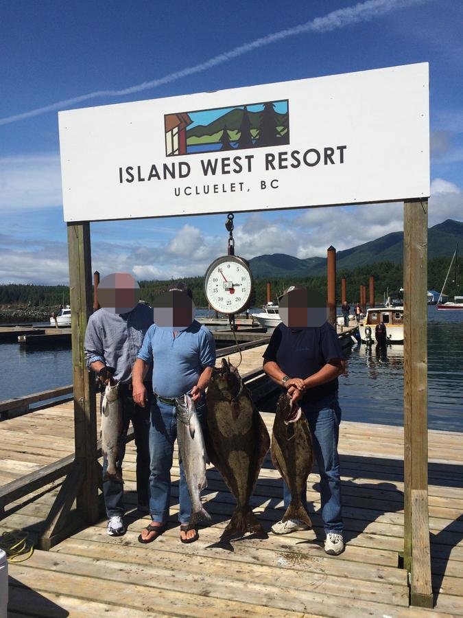 Island West Resort-Motel Ucluelet Bagian luar foto